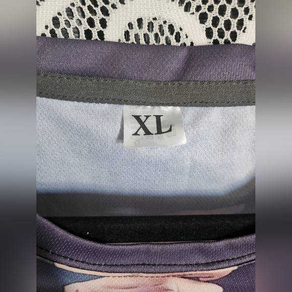 💲Anime Tee - One Piece Graphic Tee - XL - Picture 7 of 10